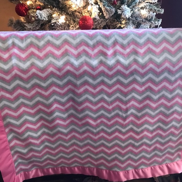 Hand Made Baby girl blanket - Picture 1 of 2